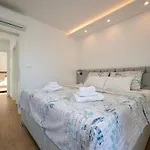 Exclusive Okrug Gornji With Shared Pool - Two Bedroom With Shared Pool Apartamento