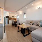 Exclusive Okrug Gornji With Shared Pool - Two Bedroom With Shared Pool Apartamento Trogir