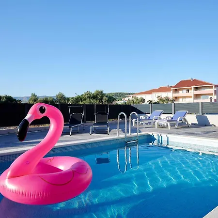 Exclusive Okrug Gornji With Shared Pool - Two Bedroom With Shared Pool * Trogir