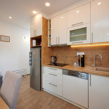 Exclusive Okrug Gornji With Shared Pool - Two Bedroom With Shared Pool * トロギール