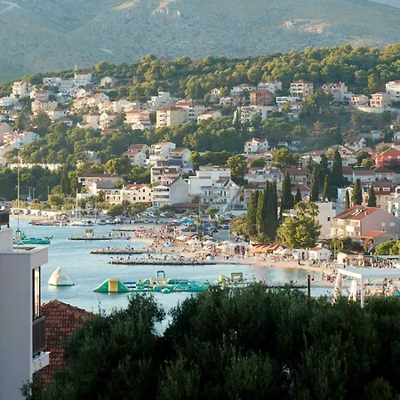 Exclusive Okrug Gornji With Shared Pool - Two Bedroom With Shared Pool Apartment Trogir