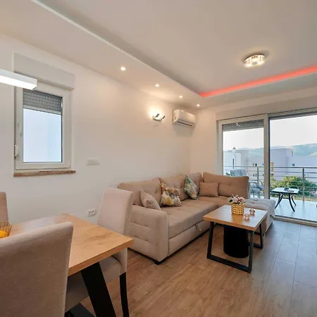 Apartment Exclusive Okrug Gornji With Shared Pool - Two Bedroom With Shared Pool Trogir