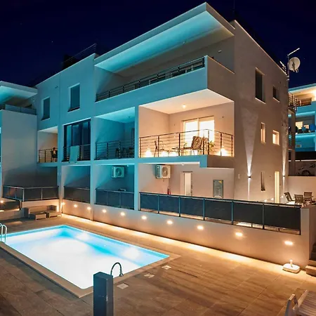 Exclusive Okrug Gornji With Shared Pool - Two Bedroom With Shared Pool